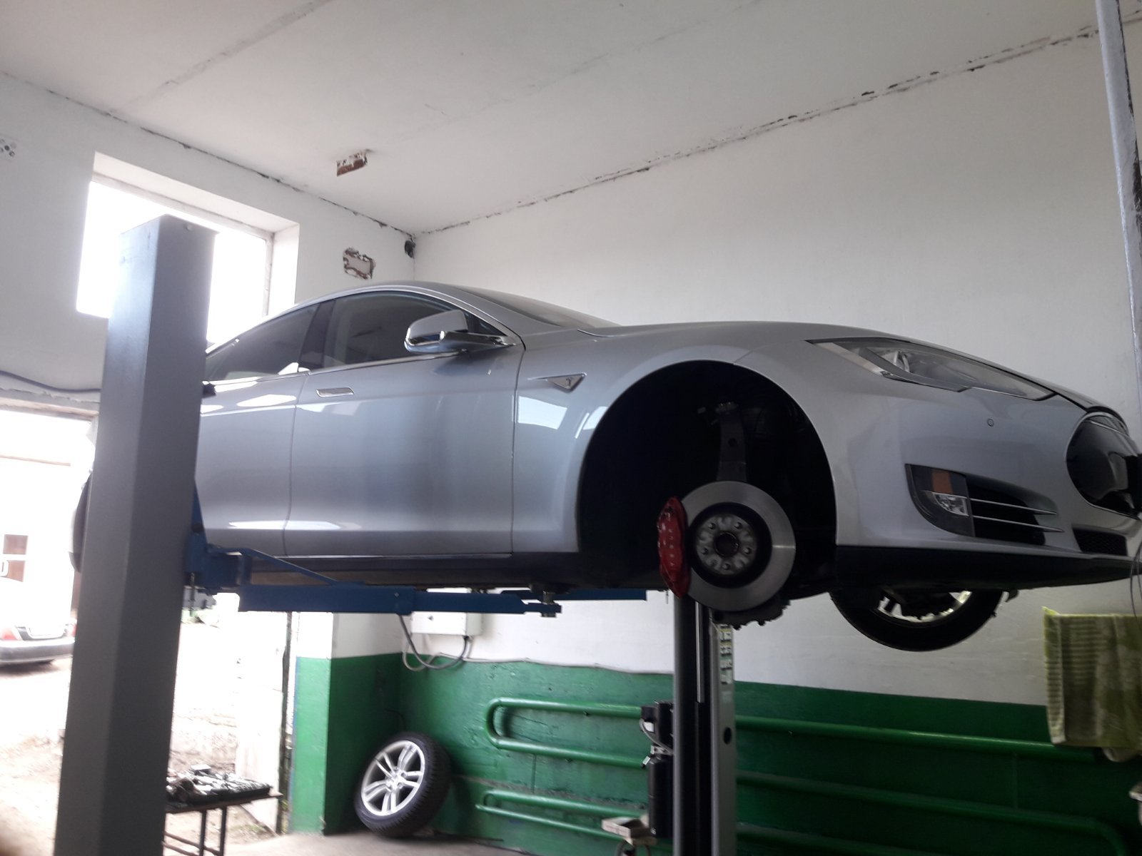 Підвіска TESLA model S та TESLA model X